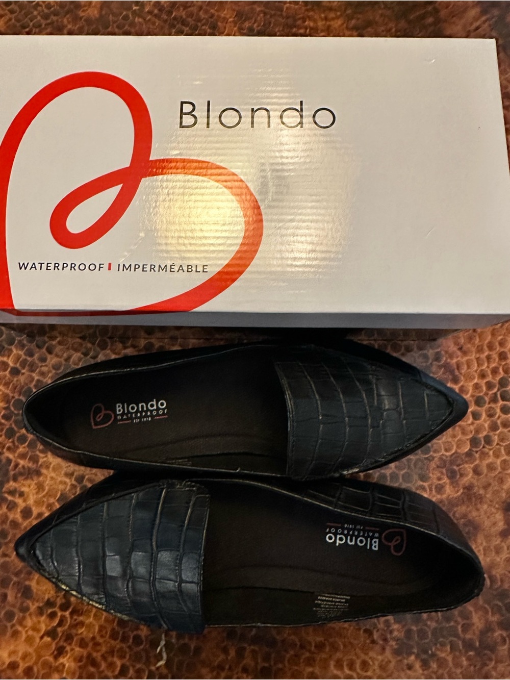 Blondo Silvia Black Croco Leather Waterproof Loafers Size 8.5 EUC